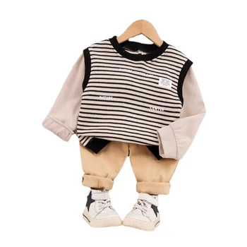 Yeni Bahar Sonbahar Bebek Erkek Giysileri Takım Elbise Çocuk Moda Çizgili tişört Pantolon 2 adet / takım Toddler Rahat Kostüm Çocuklar Eşofman