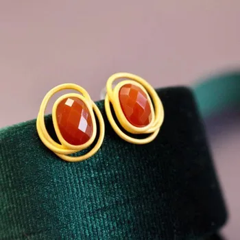 Yeni tasarım kakma güney kırmızı turmalin saplama küpe Çin retro yaratıcı düzensiz şekil kolye kadın mücevheratı